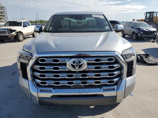 5TFMA5DB7PX063878 - 2023 TOYOTA TUNDRA CREWMAX PLATINUM 灰色 照片 5