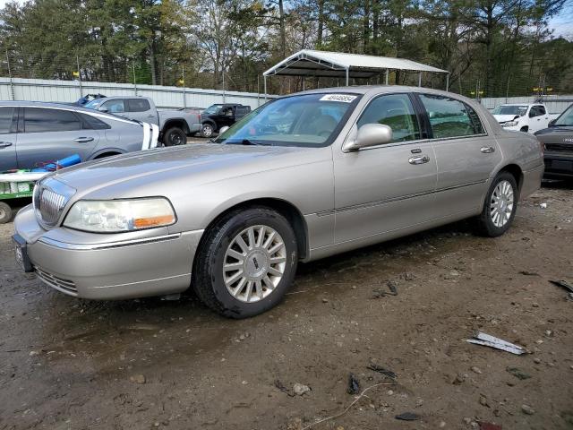 2003 LINCOLN TOWN CAR SIGNATURE, 