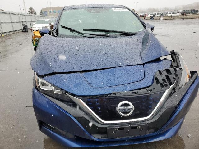 1N4AZ1CP7JC305557 - 2018 NISSAN LEAF S BLUE photo 5