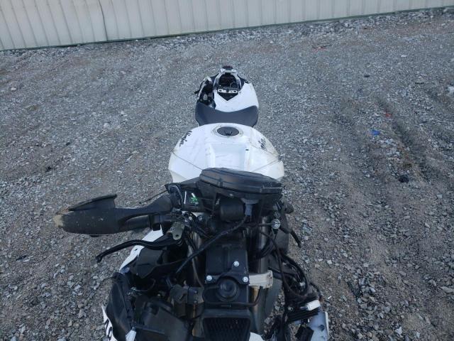 JKAZXCR17HA005230 - 2017 KAWASAKI ZX1000 R WHITE photo 5