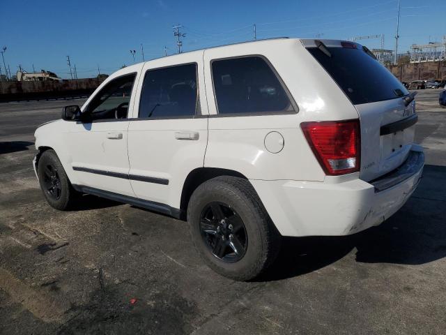 1J8GS48K28C109309 - 2008 JEEP GRAND CHER LAREDO WHITE photo 2