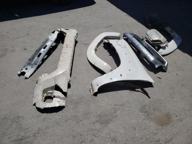 3TMJU4GN6FM189938 - 2015 TOYOTA TACOMA DOUBLE CAB PRERUNNER WHITE photo 12