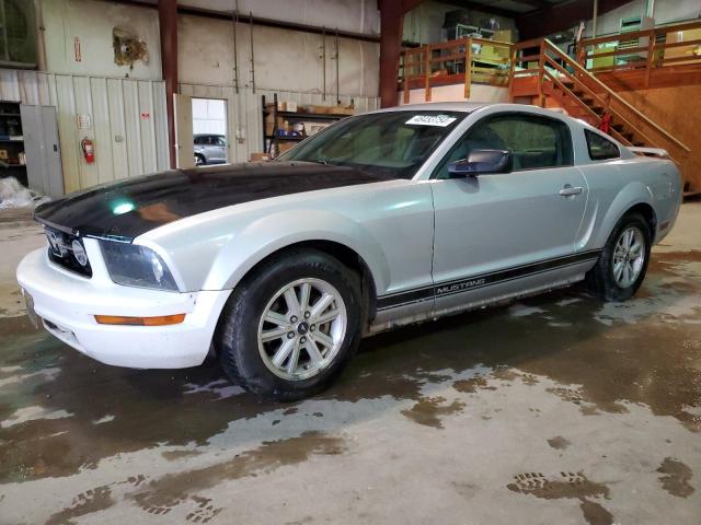 1ZVFT80N665203978 - 2006 FORD MUSTANG SILVER photo 1