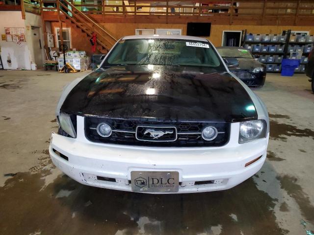 1ZVFT80N665203978 - 2006 FORD MUSTANG SILVER photo 5