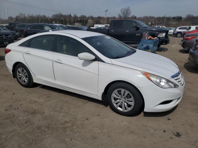 5NPEB4AC7BH178199 - 2011 HYUNDAI SONATA GLS WHITE photo 4