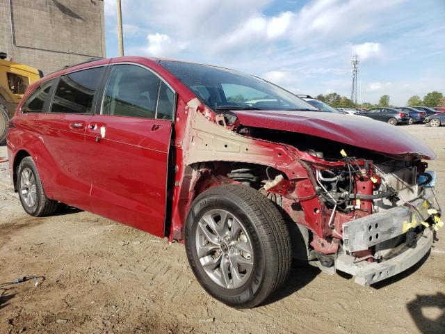 5TDJRKEC7MS069747 - 2021 TOYOTA SIENNA XLE RED photo 4