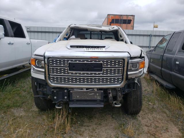 1GT12UEY5JF283160 - 2018 GMC SIERRA K2500 DENALI WHITE photo 5