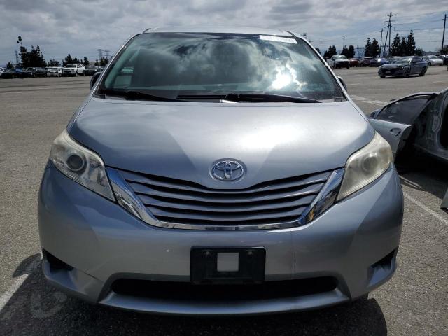 5TDKZ3DC3HS819842 - 2017 TOYOTA SIENNA LE SILVER photo 5