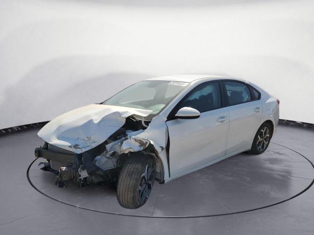 3KPF24AD8ME350812 - 2021 KIA FORTE FE WHITE photo 1