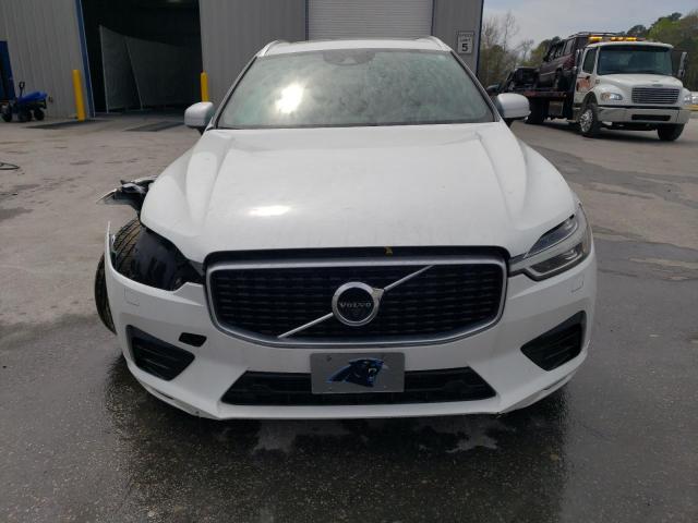 YV4A22RM2J1070463 - 2018 VOLVO XC60 T6 R-DESIGN WHITE photo 5