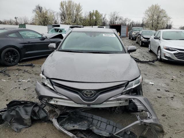 4T1C11AKXLU946535 - 2020 TOYOTA CAMRY LE GRAY photo 5