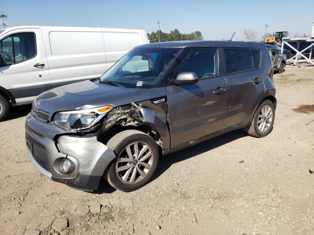 KNDJP3A51J7540252 - 2018 KIA SOUL + GRAY photo 1