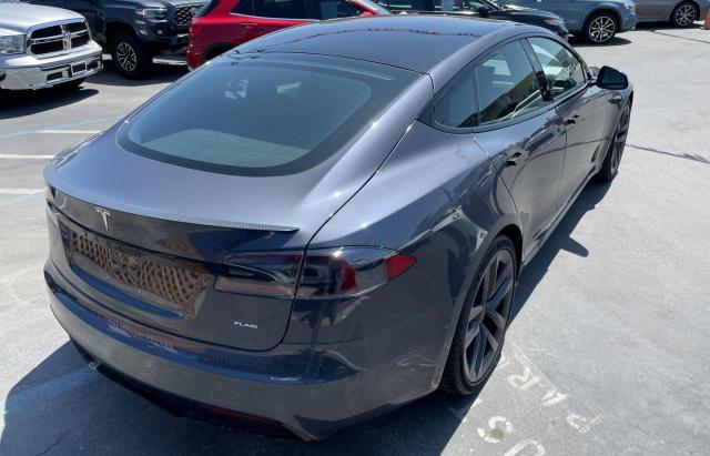 5YJSA1E63MF434557 - 2021 TESLA MODEL S ნაცრისფერი ფოტო 4
