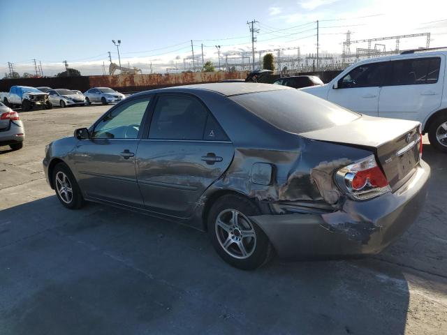 4T1BE32K65U505434 - 2005 TOYOTA CAMRY LE GRAY photo 2