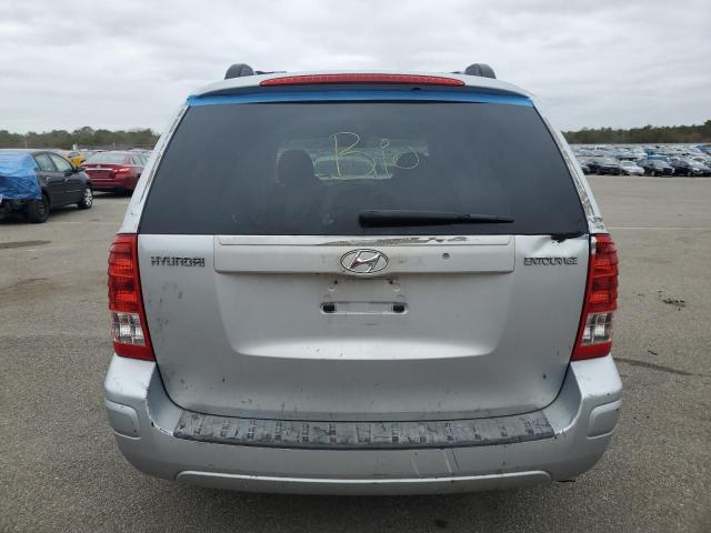 KNDMC233286046769 - 2008 HYUNDAI ENTOURAGE GLS SILVER photo 6