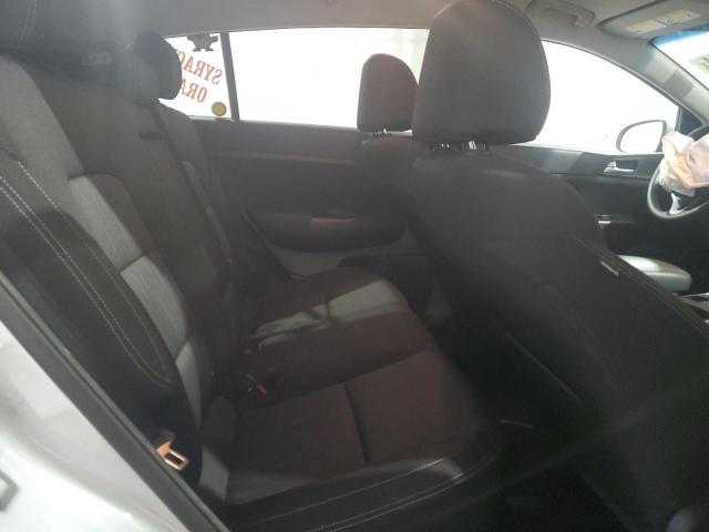 KNDPMCAC0K7612593 - 2019 KIA SPORTAGE LX SILVER photo 11