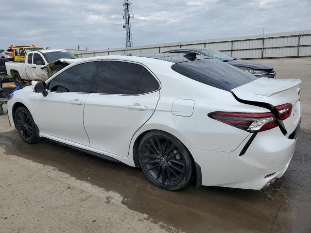 4T1K61AK7MU613630 - 2021 TOYOTA CAMRY XSE WHITE photo 2