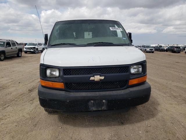 1GCWGFCG7F1112122 - 2015 CHEVROLET EXPRESS G2 WHITE photo 5