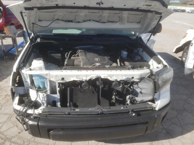 5TFRM5F10JX127977 - 2018 TOYOTA TUNDRA DOUBLE CAB SR/SR5 WHITE photo 11