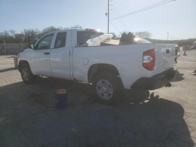 5TFRM5F10JX127977 - 2018 TOYOTA TUNDRA DOUBLE CAB SR/SR5 WHITE photo 2