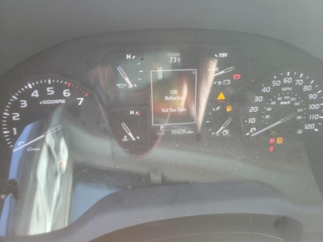 5TFRM5F10JX127977 - 2018 TOYOTA TUNDRA DOUBLE CAB SR/SR5 WHITE photo 9