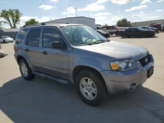 1FMCU93187KB68618 - 2007 FORD ESCAPE XLT GRAY photo 4