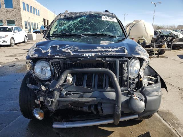 1J8GL38KX5W681536 - 2005 JEEP LIBERTY RENEGADE 黑色 照片 5