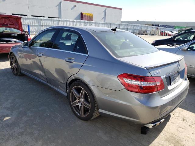 WDDHF7HB7AA132593 - 2010 MERCEDES-BENZ E 63 AMG GRAY photo 2