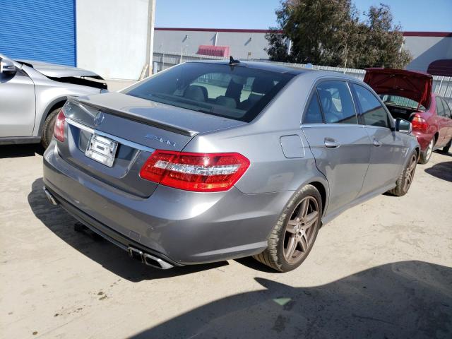 WDDHF7HB7AA132593 - 2010 MERCEDES-BENZ E 63 AMG GRAY photo 3