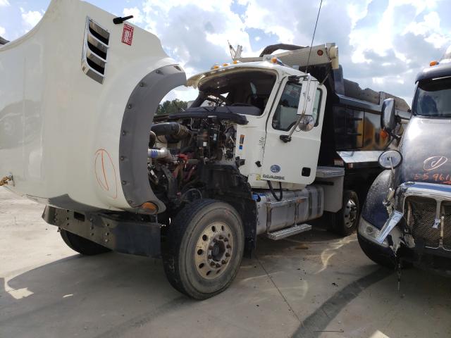 1M2AX04C0JM039410 - 2018 MACK 700 GU700 WHITE photo 2