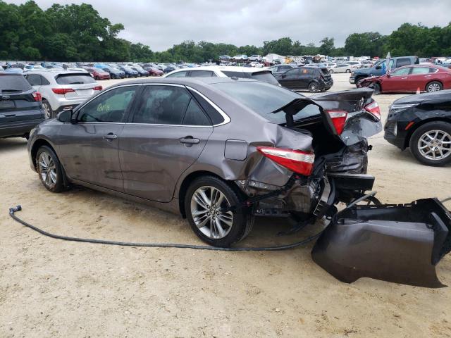 4T1BF1FK7GU252803 - 2016 TOYOTA CAMRY LE GRAY photo 2