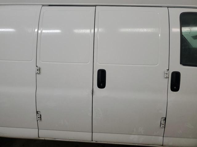 1GCWGBFP3L1141438 - 2020 CHEVROLET EXPRESS G2 WHITE photo 10