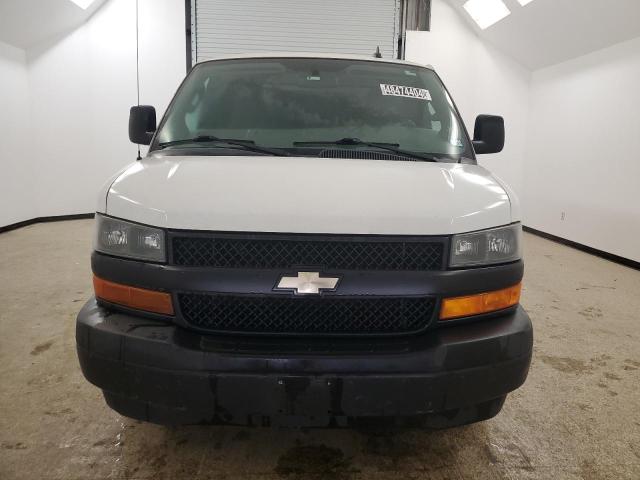 1GCWGBFP3L1141438 - 2020 CHEVROLET EXPRESS G2 WHITE photo 5