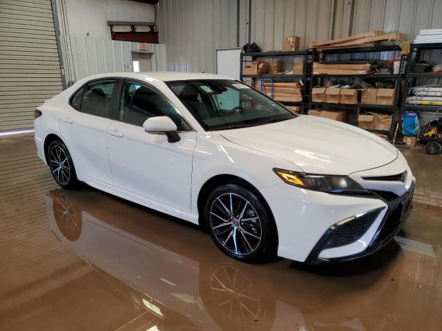 4T1G11AK5RU891969 - 2024 TOYOTA CAMRY SE NIGHT SHADE WHITE photo 4