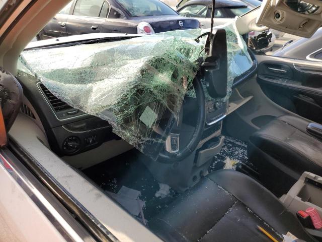 2A4RR8DG9BR705840 - 2011 CHRYSLER TOWN & COU TOURING L WHITE photo 8