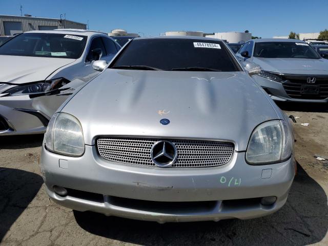 WDBKK49F71F172802 - 2001 MERCEDES-BENZ SLK 230 KOMPRESSOR SILVER photo 5