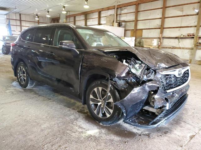 5TDGZRBHXMS129670 - 2021 TOYOTA HIGHLANDER XLE BROWN photo 4