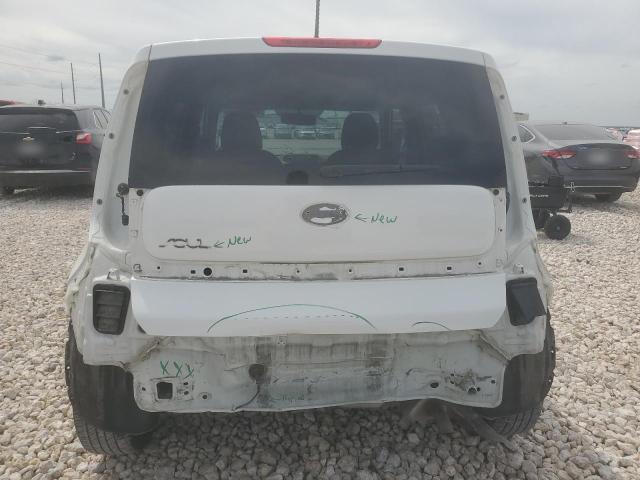 KNDJN2A22J7535390 - 2018 KIA SOUL WHITE photo 6