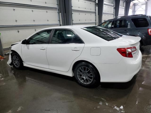 4T1BF1FK7DU285201 - 2013 TOYOTA CAMRY L WHITE photo 2