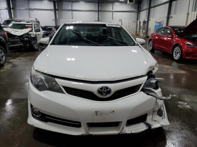 4T1BF1FK7DU285201 - 2013 TOYOTA CAMRY L WHITE photo 5