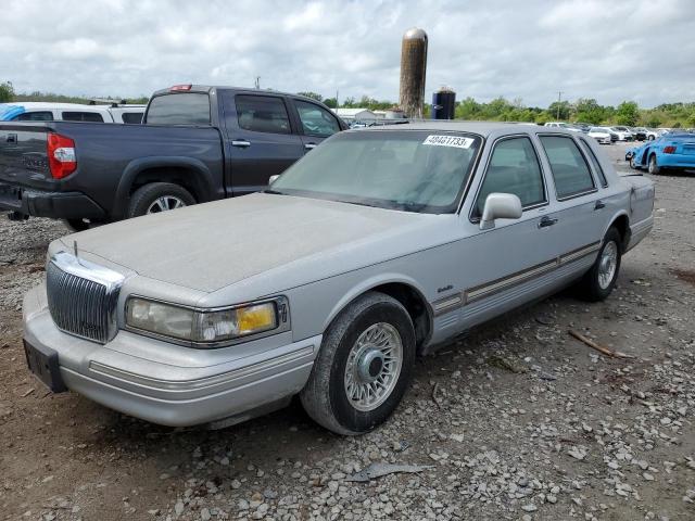 1LNLM81W8VY747563 - 1997 LINCOLN TOWN CAR EXECUTIVE SILVER photo 1