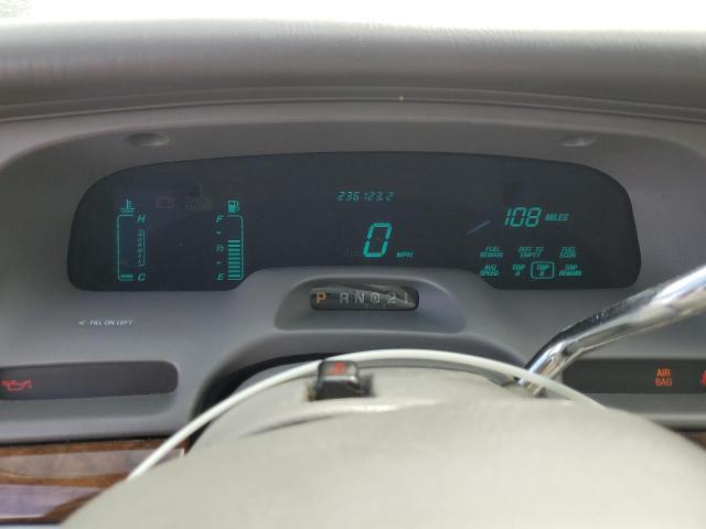 1LNLM81W8VY747563 - 1997 LINCOLN TOWN CAR EXECUTIVE SILVER photo 9