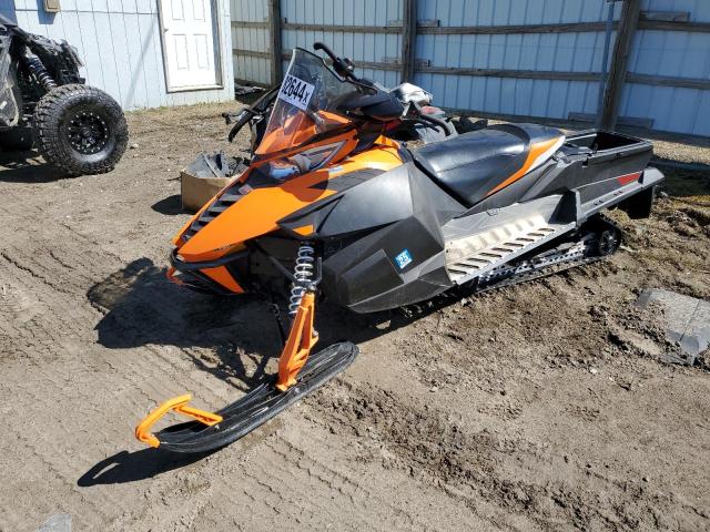 4UF16SNW9GT102586 - 2016 ARCTIC CAT SNOWMOBILE ORANGE photo 2