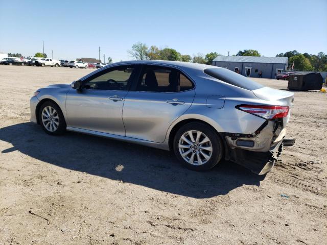 4T1B11HK9JU074122 - 2018 TOYOTA CAMRY L SILVER photo 2