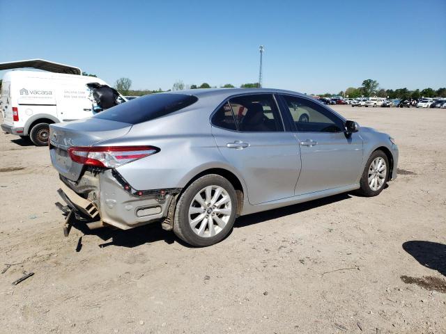 4T1B11HK9JU074122 - 2018 TOYOTA CAMRY L SILVER photo 3