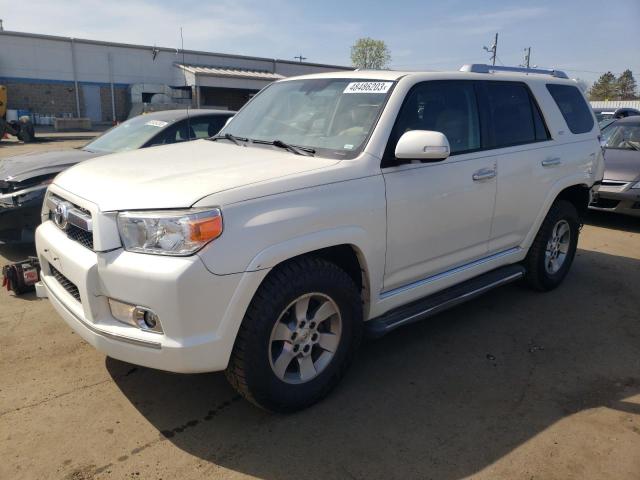 JTEBU5JR0B5057288 - 2011 TOYOTA 4RUNNER SR5 WHITE photo 1