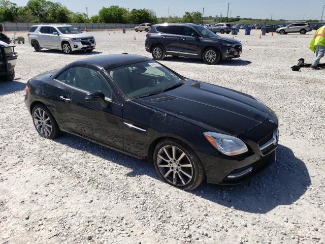 WDDPK3JA8GF116271 - 2016 MERCEDES-BENZ SLK 300 BLACK photo 4