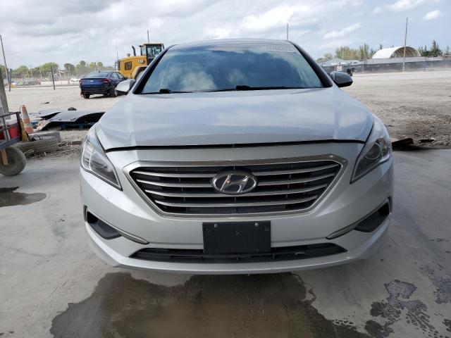 5NPE24AF4GH331705 - 2016 HYUNDAI SONATA SE SILVER photo 5