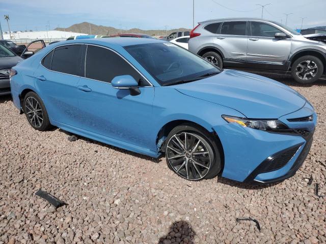 4T1G11AK7PU117901 - 2023 TOYOTA CAMRY SE NIGHT SHADE BLUE photo 4
