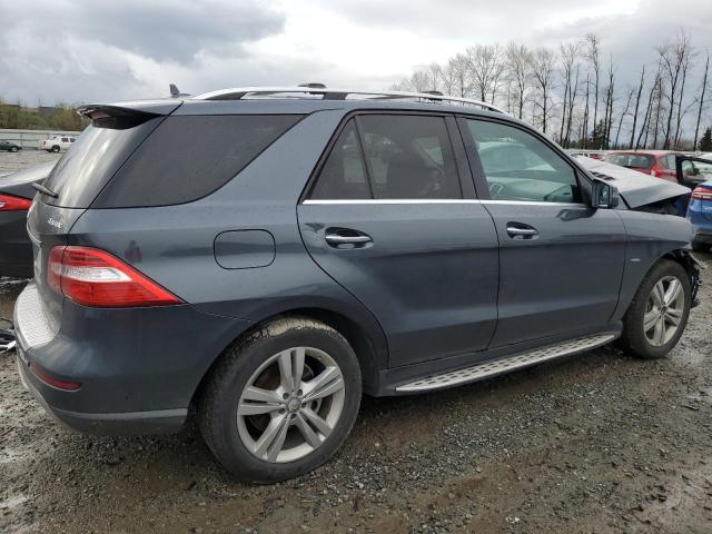 4JGDA5HB1CA047646 - 2012 MERCEDES-BENZ ML 350 4MATIC BLUE photo 3